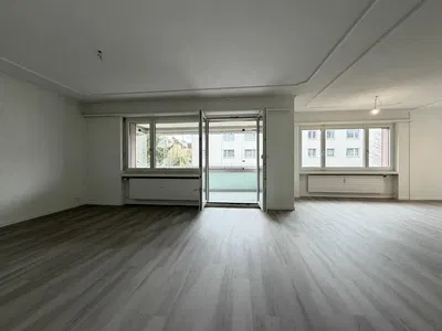 Wohnzimmer; blick, tageslicht, holzboden