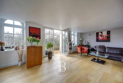 Wohnzimmer; blick, holzboden, tageslicht, moderner stil
