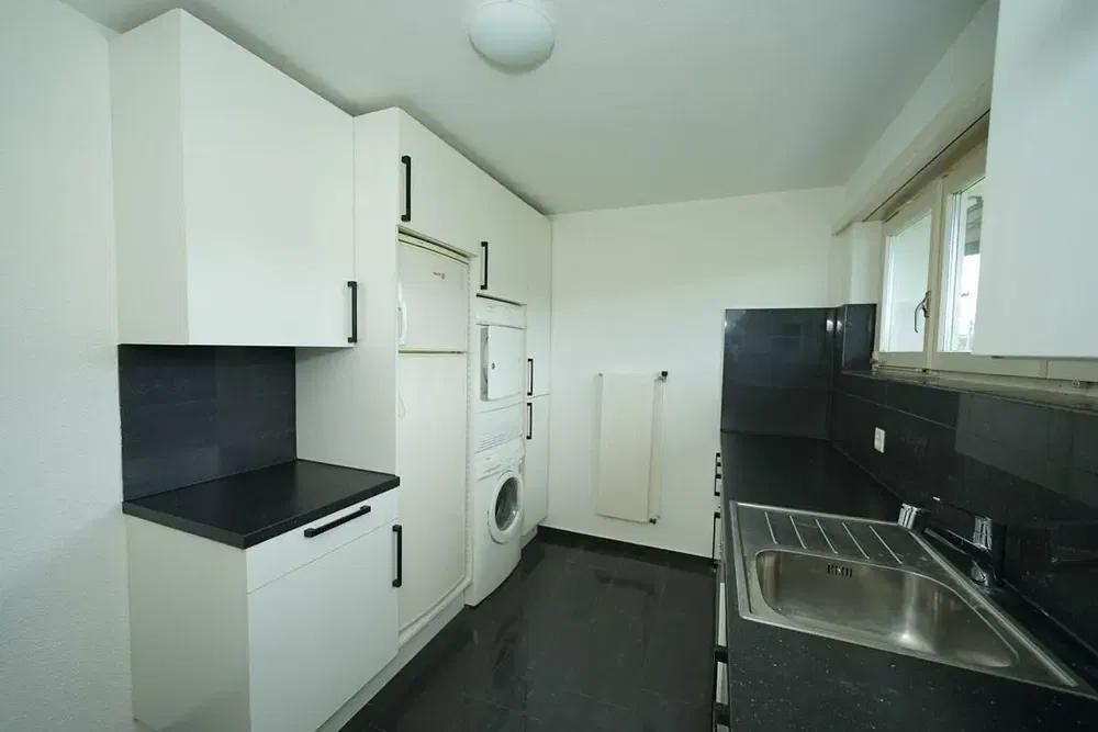 Küche; küchengeräte, fliesenboden