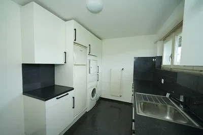 Küche; küchengeräte, fliesenboden