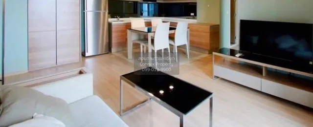 Living room; modern style, wood floor, natural light