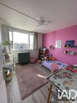 Chambre d'enfant; lumière naturelle, style moderne
