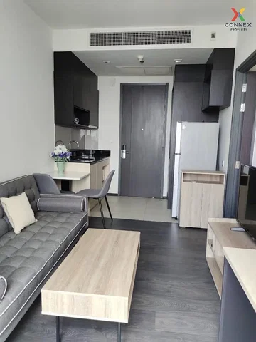 Living room; modern style, tile floor