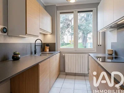 Cocina; vista, suelo de baldosas, renovado, estilo moderno