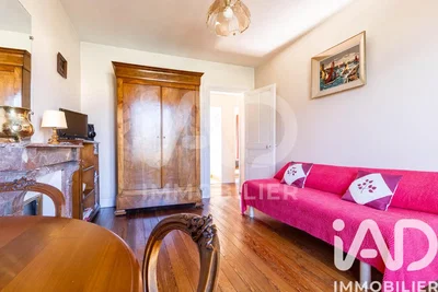 Wohnzimmer; holzboden, tageslicht, moderner stil