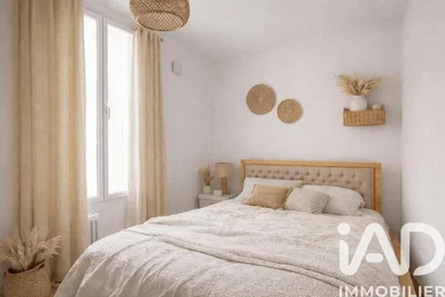 Спаваћа соба; природно светло, модерни стил