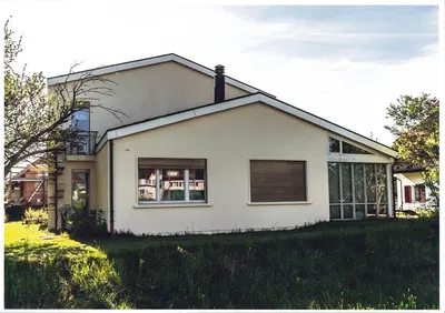 Maison et environs; vue, lumière naturelle