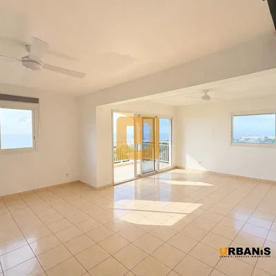 Wohnzimmer; fliesenboden, blick, tageslicht