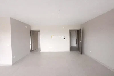 Salon; carrelage, lumière naturelle