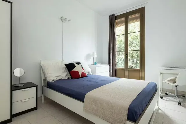 Yatak odası; doğal ışık, modern stil