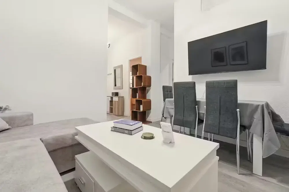 Oturma odası; modern stil, doğal ışık