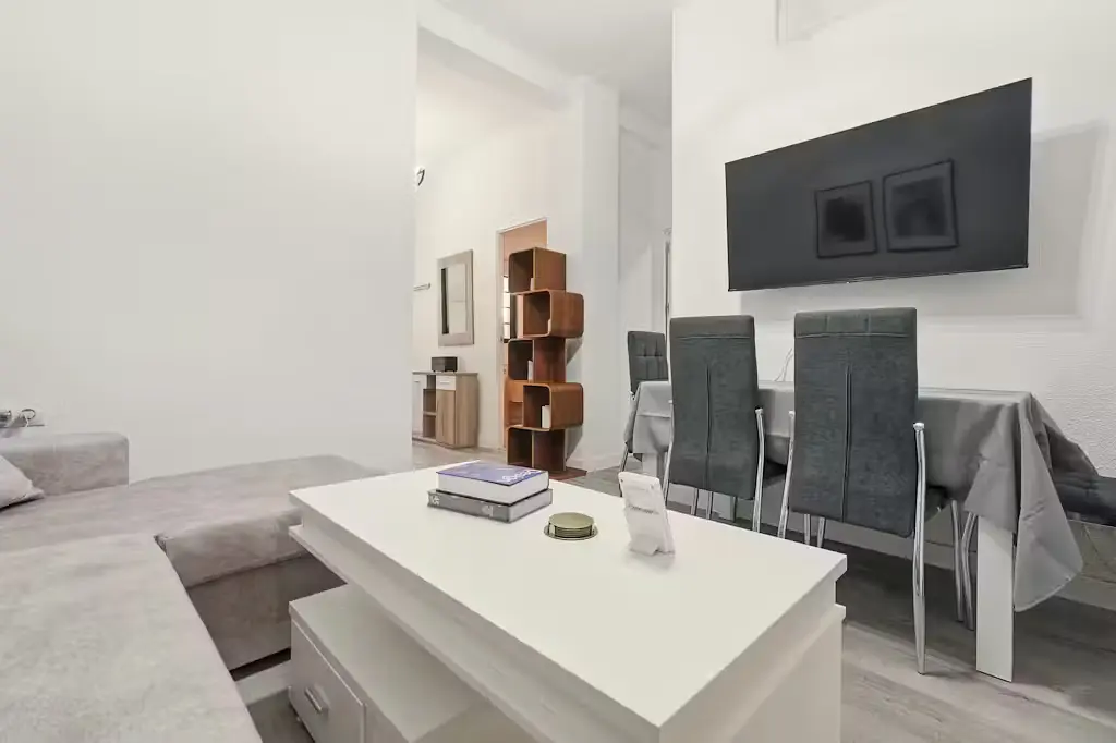 Oturma odası; modern stil, doğal ışık