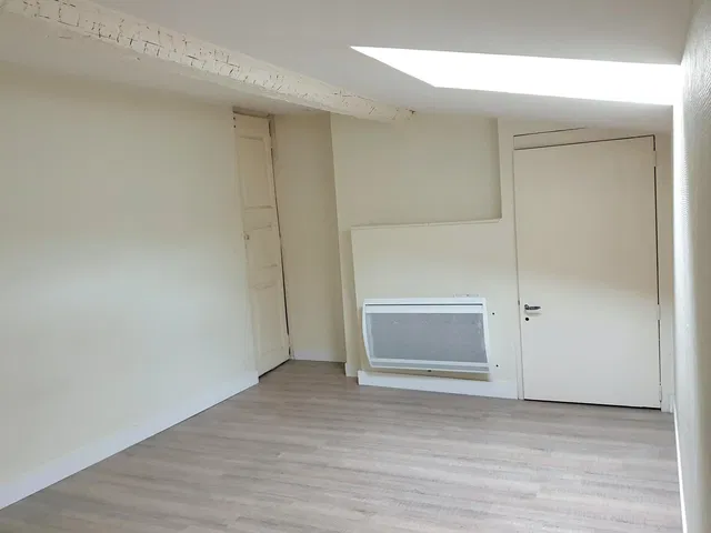 Other; tile floor, natural light