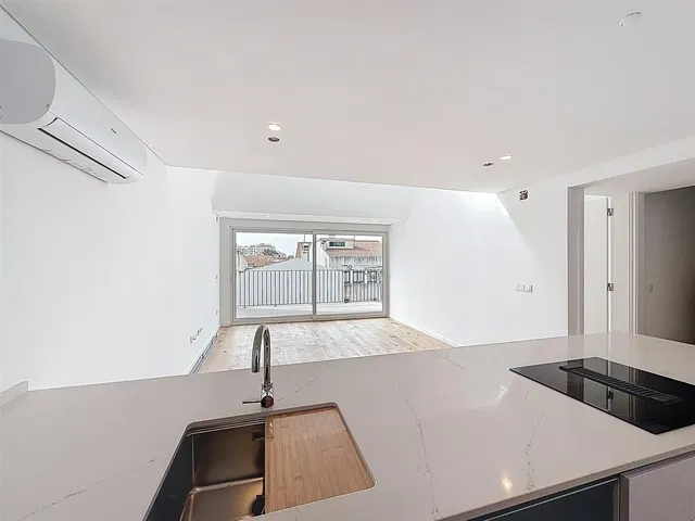 Cuisine; électroménager, vue, lumière naturelle, rénové