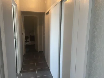 Garderobe; fliesenboden