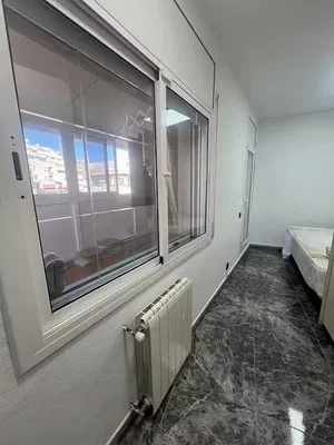 Schlafzimmer; blick, fliesenboden, tageslicht