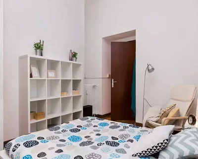 Yatak odası; doğal ışık, modern stil