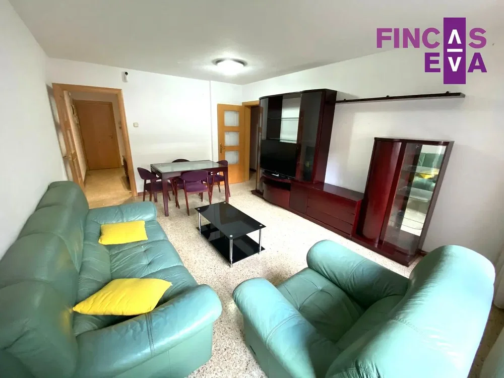 Oturma odası; doğal ışık, modern stil