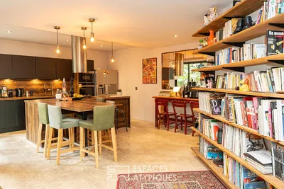 Cuisine; parquet, lumière naturelle, style moderne