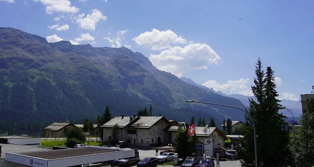 Haus und umgebung; blick