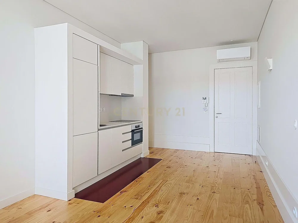 Küche; küchengeräte, holzboden, renoviert, tageslicht