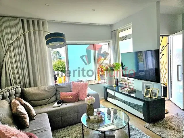 Salon; vue, lumière naturelle, style moderne