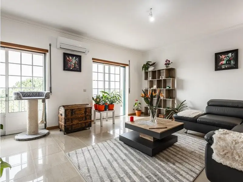 Дневна соба; природно светло, модерни стил, плочице