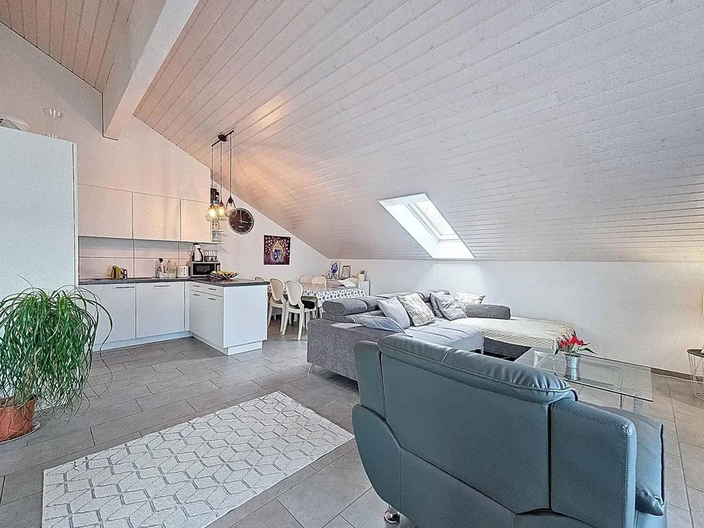 Salon; lumière naturelle, carrelage