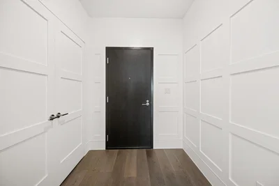 Vestiyer; ahşap zemin, tadilatlı