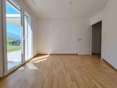 Wohnzimmer; blick, holzboden, tageslicht