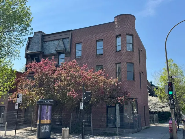 Dom a okolie; výhľad