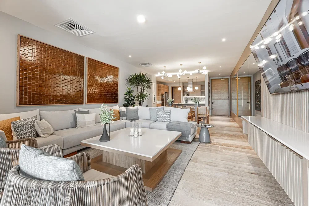 Oturma odası; doğal ışık, modern stil