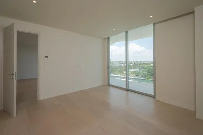 Salon; vue, carrelage, lumière naturelle, rénové