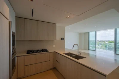 Cuisine; électroménager, vue, lumière naturelle, style moderne, rénové