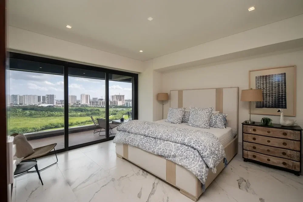 Chambre; vue, lumière naturelle, style moderne, carrelage