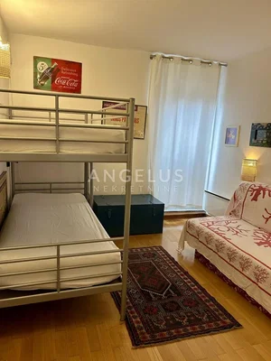 Dětský pokoj; dřevěná podlaha