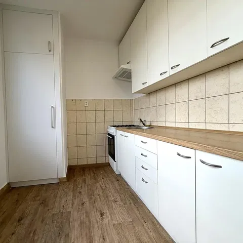 Kuhinja; kuhinjski aparati, pločice