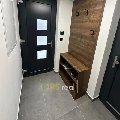 Garderobe; holzboden, fliesenboden, sicherheit