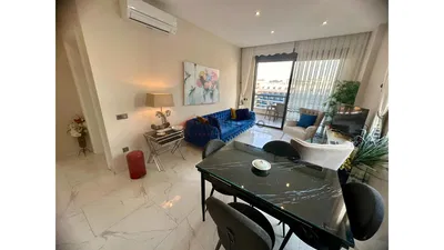 غرفة معيشة; ضوء طبيعي, أسلوب عصري, أرضية من البلاط