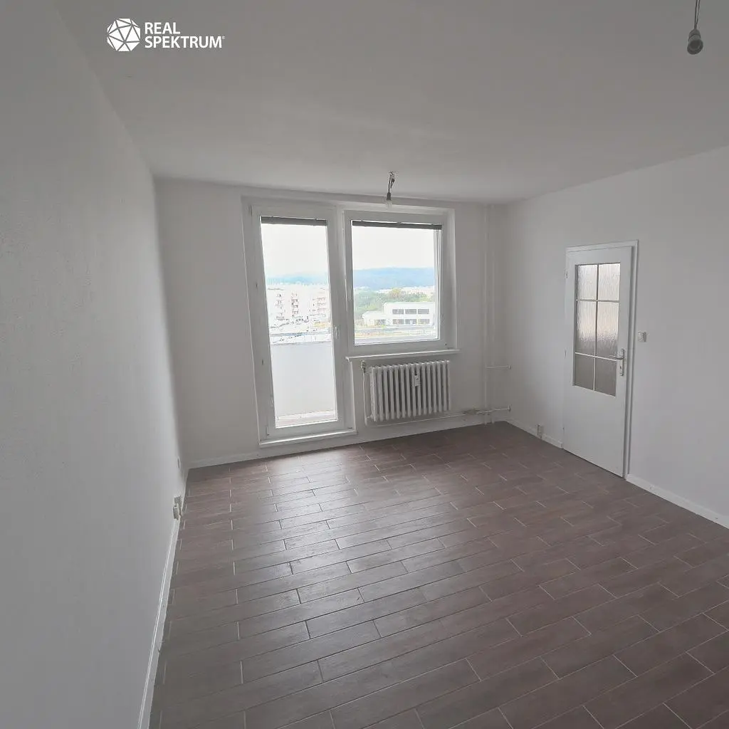 Wohnzimmer; fliesenboden, blick, tageslicht