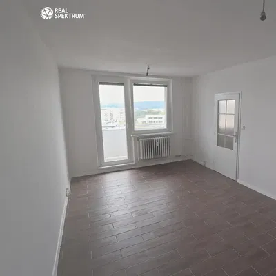 Wohnzimmer; fliesenboden, blick, tageslicht