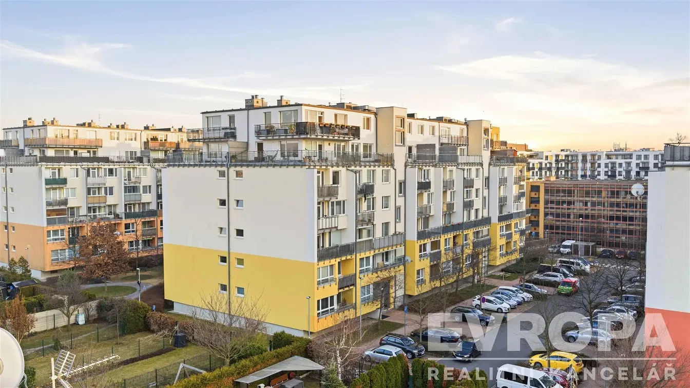 Haus und umgebung; blick