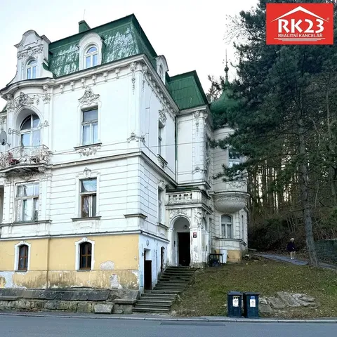 Casa e dintorni; necessita ristrutturazione