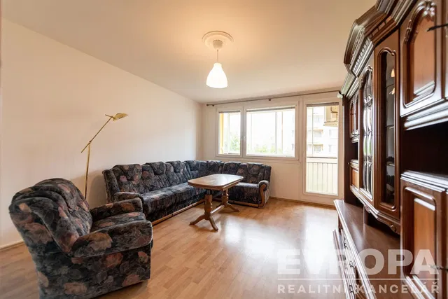 Soggiorno; luce naturale, pavimento in legno