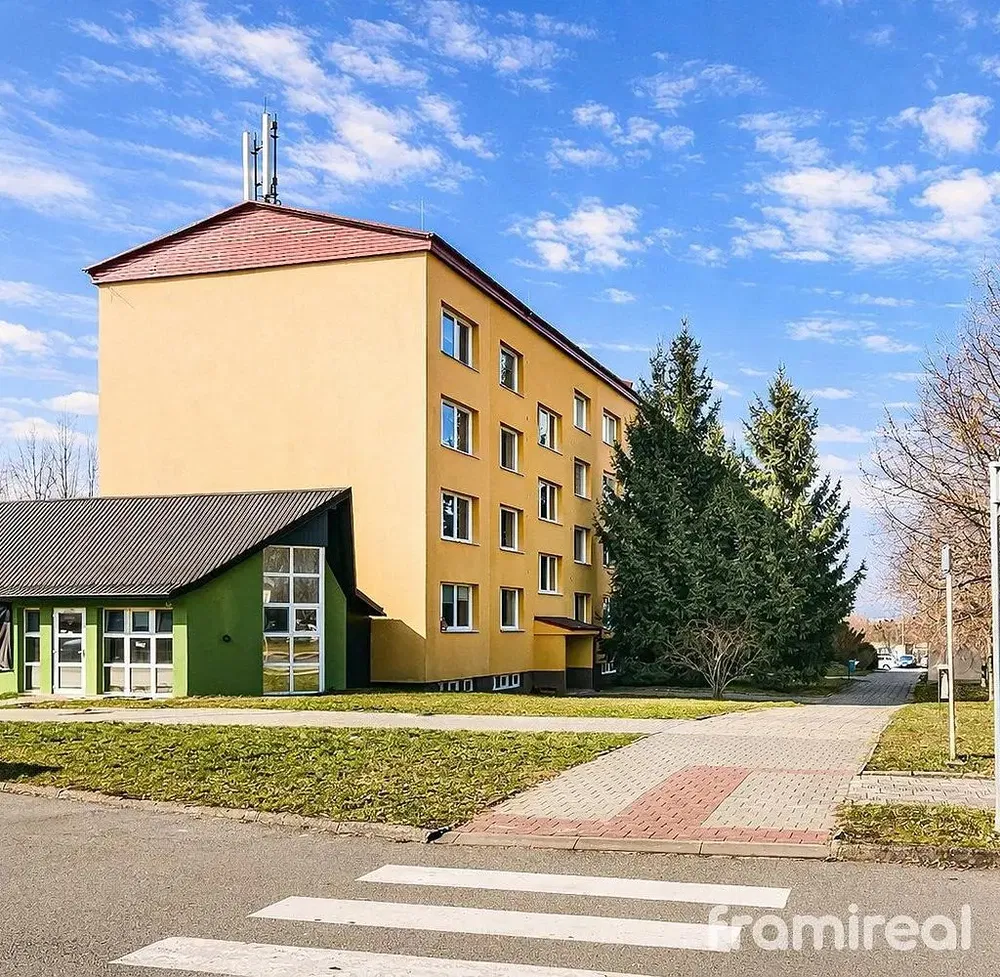 Kuća i okolina; pogled