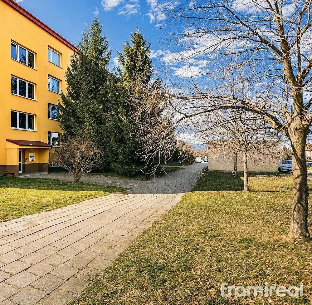 Kuća i okolina; pogled