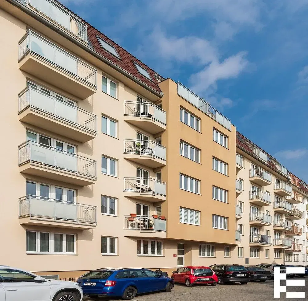 Haus und umgebung; blick