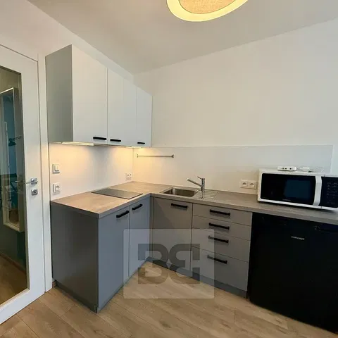 Cocina; electrodomésticos, estilo moderno