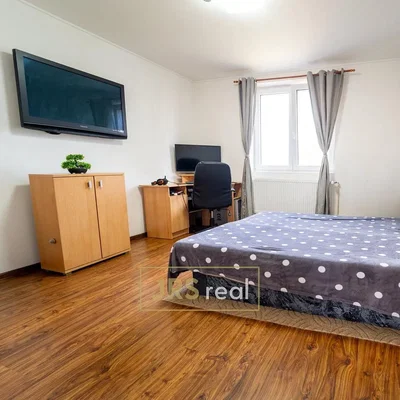 Yatak odası; doğal ışık, modern stil