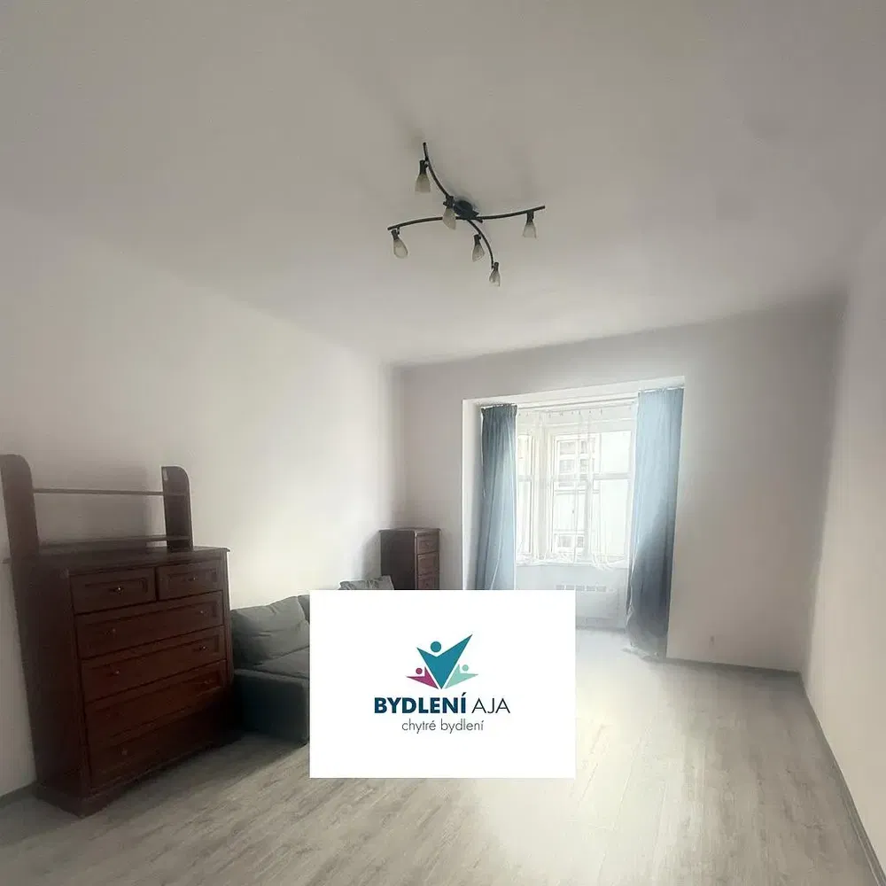 Schlafzimmer; tageslicht, holzboden